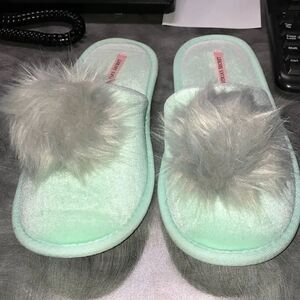Never Worn Victoria’s Secret Slippers Mint colored